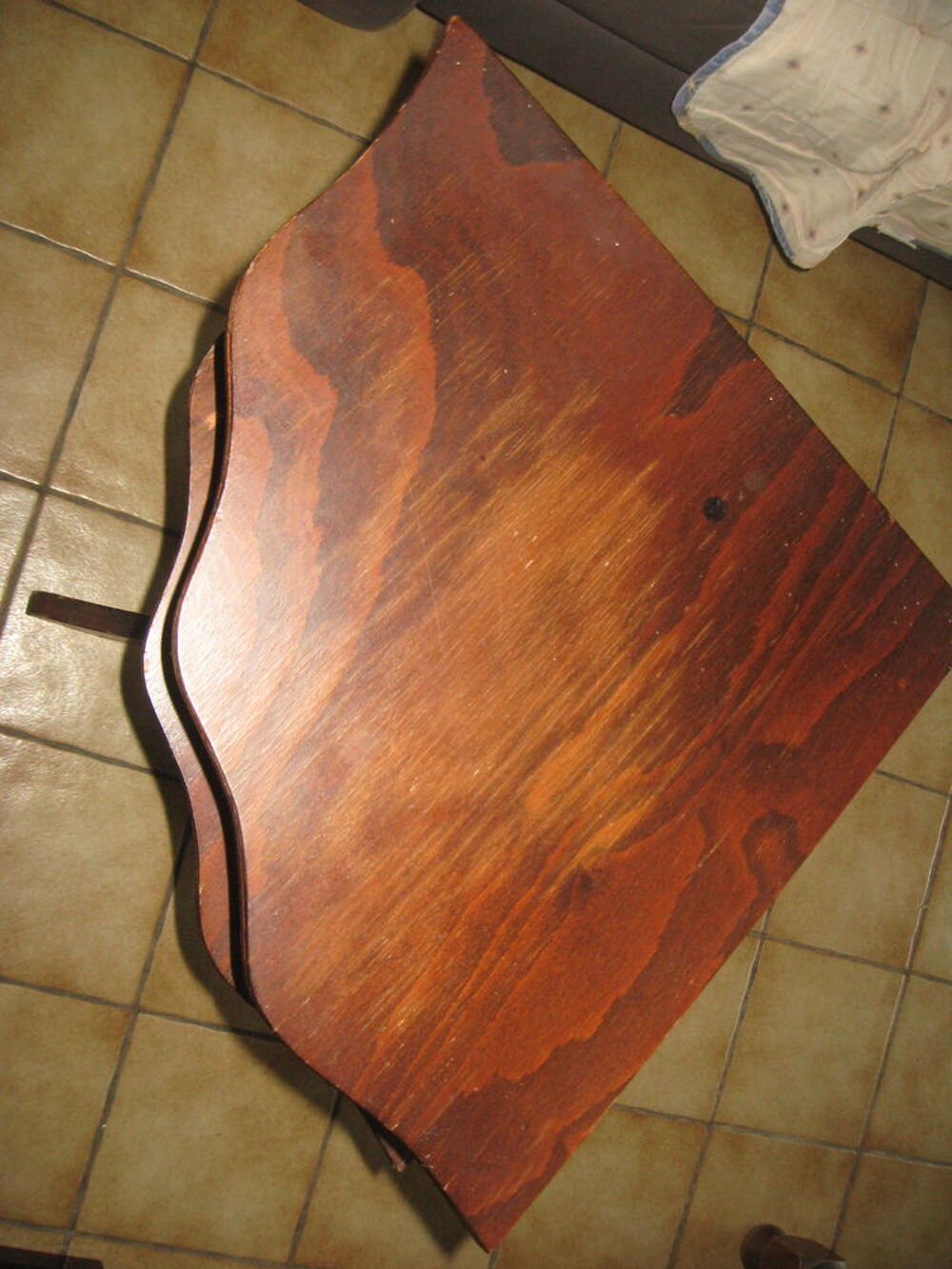 table d'appoint pied torsad&eacute; Meubles