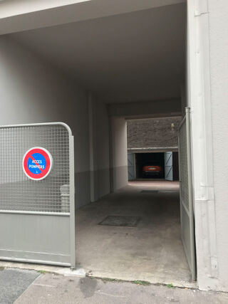  Parking / Garage à louer 12 m² Villeurbanne