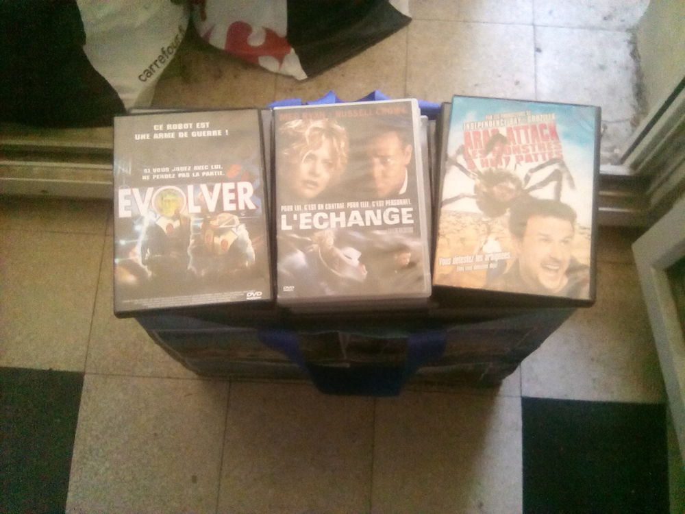 plus de 200 dvd de tout genre film pub DVD et blu-ray