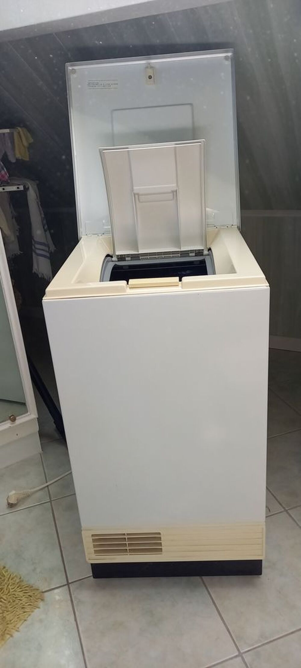 SECHE-LINGE NEUF THOMSON Electroménager
