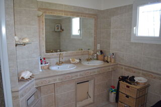  Villa � vendre 6 pi�ces 127 m� Barjac