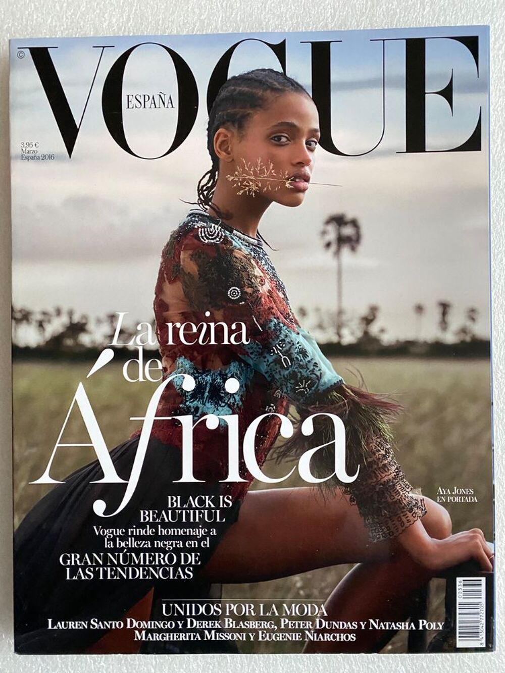 VOGUE ESPAGNE AYA JONES Magazine N&deg;336 Mars 2016 Livres et BD