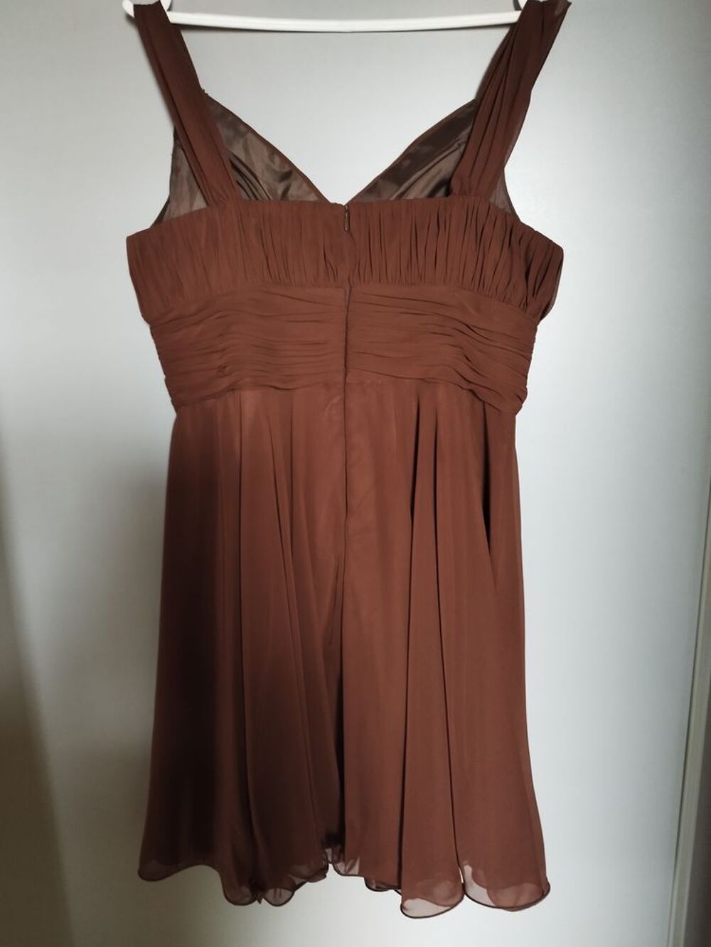 Robe habill&eacute;e de soir&eacute;e ou mariage Vêtements