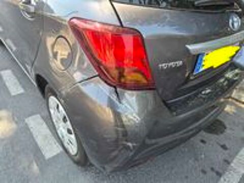 Yaris Hybride 100h France 2015 occasion 93200 Saint-Denis