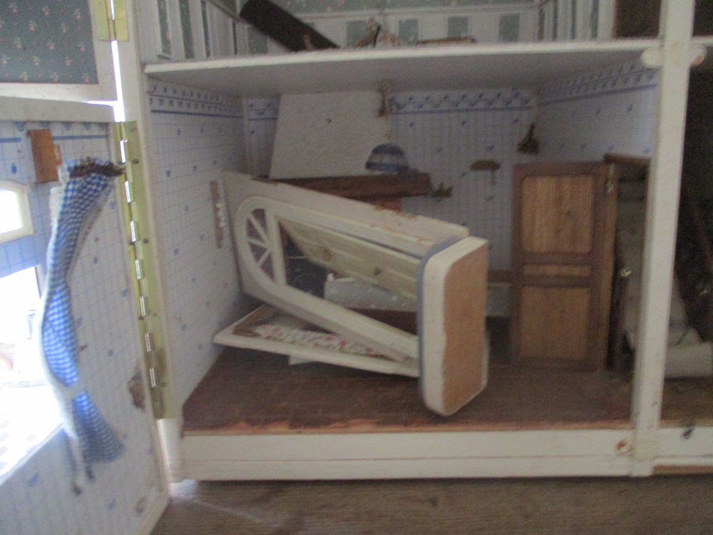  ANCIENNE GRANDE MAISON DE POUPEE DE STYLE VICTORIENNE Audio et hifi