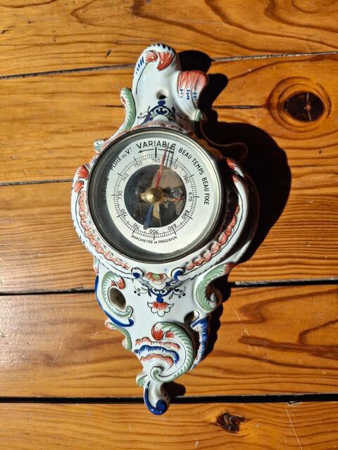 Barom�tre en faience de Rouen peinte � la main 42 Vichy (03)