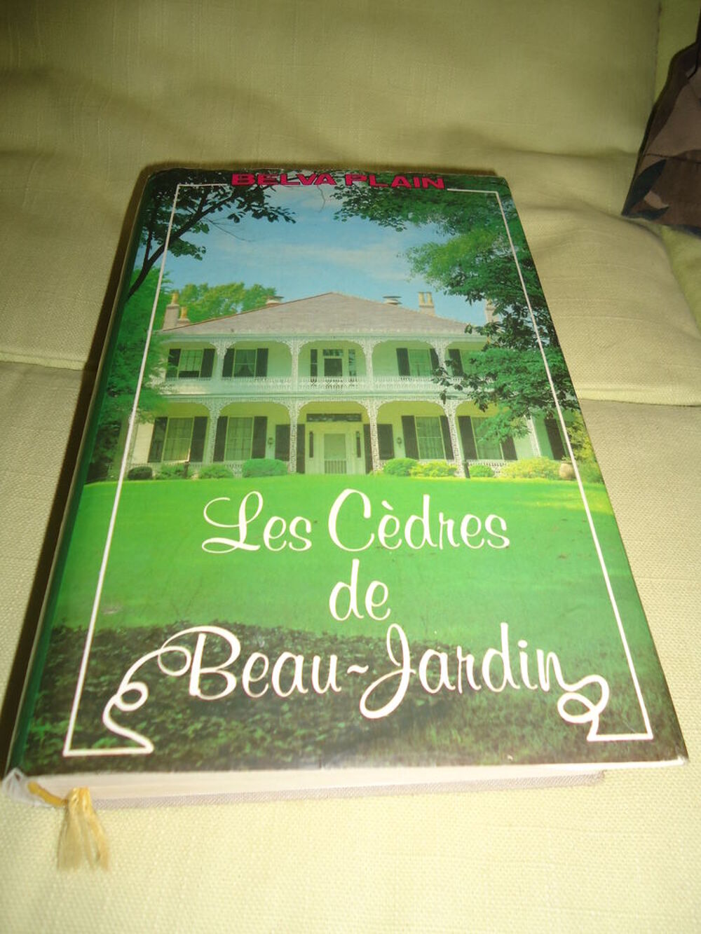 LIVRE LES CEDRES Livres et BD