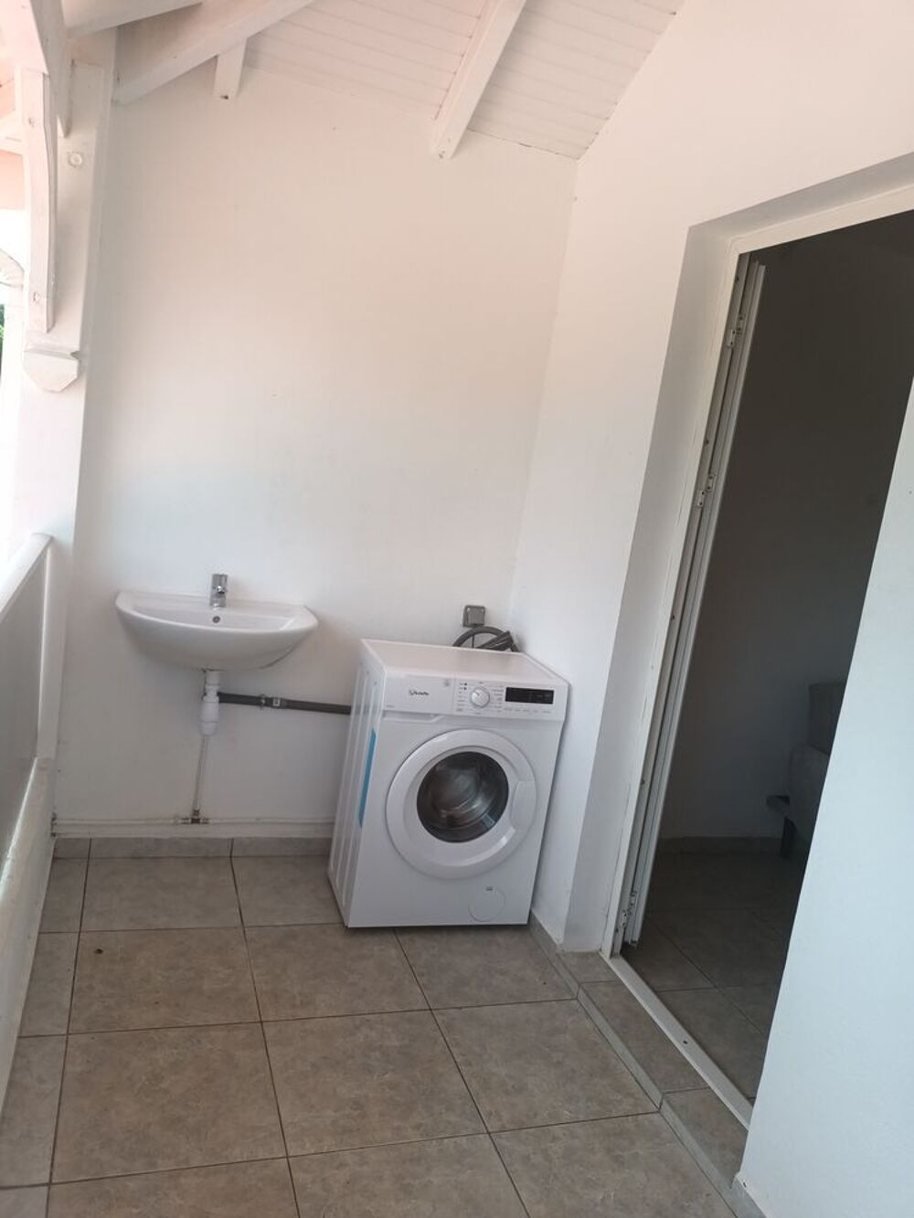 Location Appartement F2 meublé Les abymes