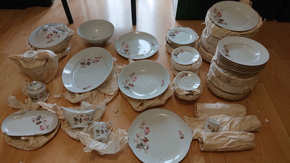 service vaisselle en porcelaine de limoges 108 pi&egrave;ces Cuisine