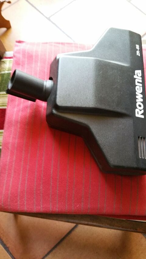 brosse aspirateur Rowenta pour tapis  moquette 23 Th�nezay (79)