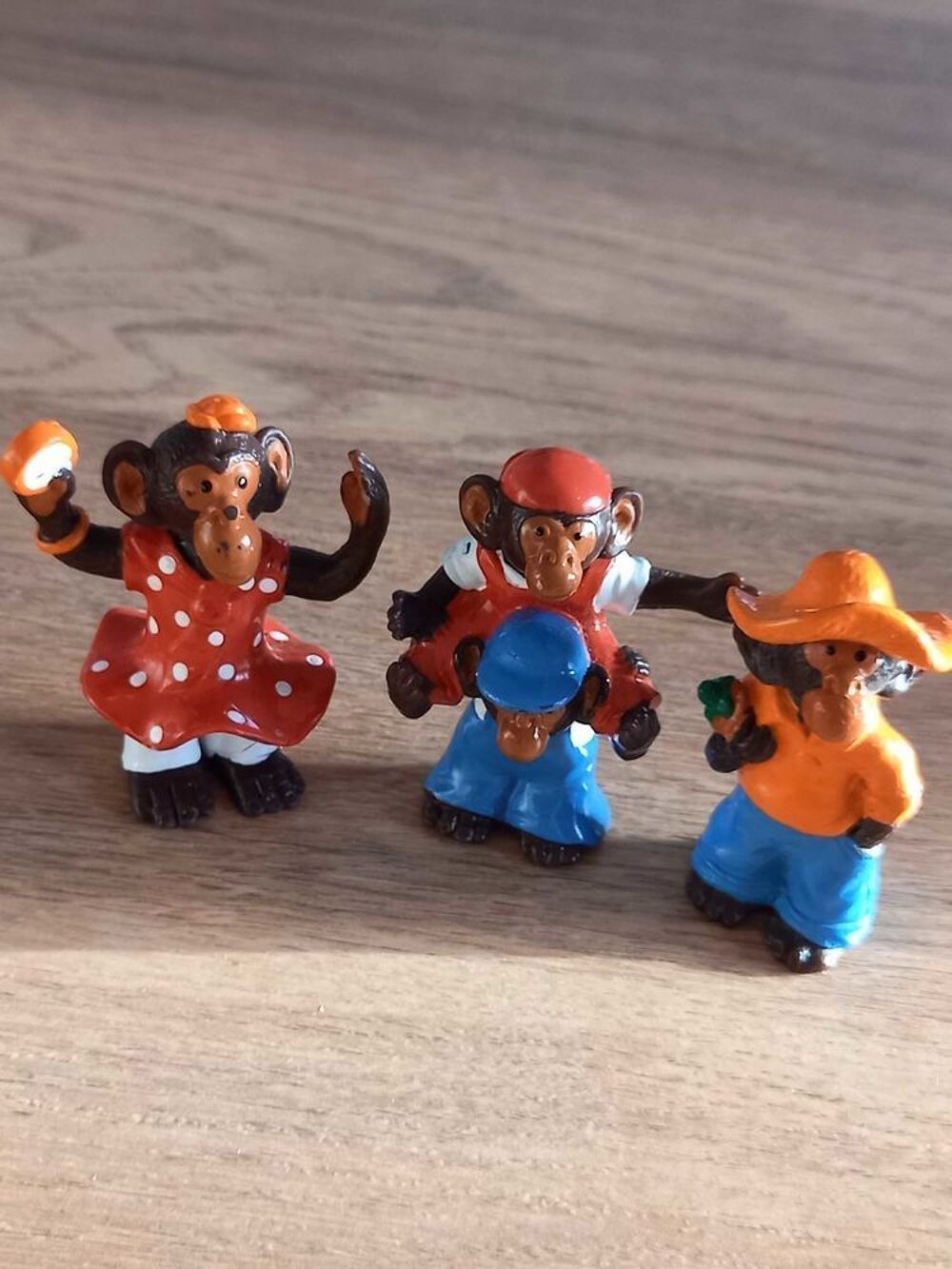 Lot de 3 figures singe "Omo" comme neuves 