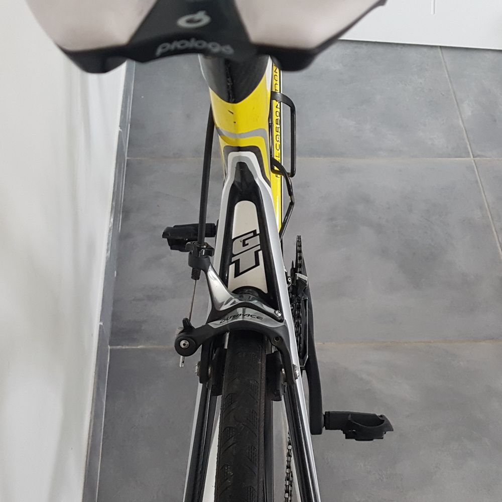 V&eacute;lo route GT carbone monobloque Vlos