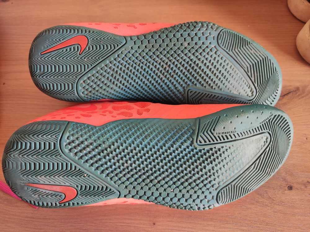 Baskets de foot en salle Chaussures