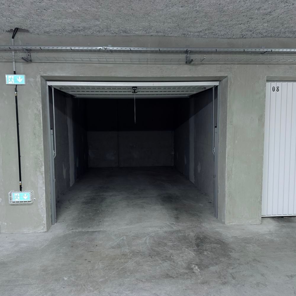 Location Parking/Garage garages spacieux de 14 à 22 m² Saint-clair-de-la-tour