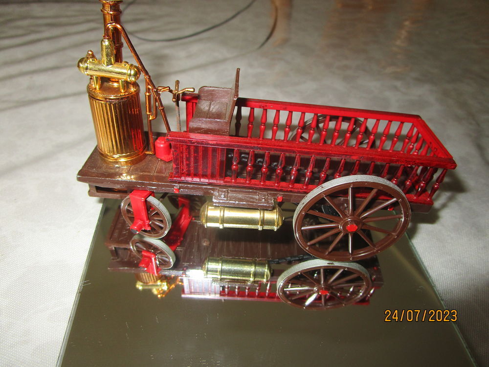 voiture collection &agrave; gaz marque BRUMM au 1/43&egrave;me, 