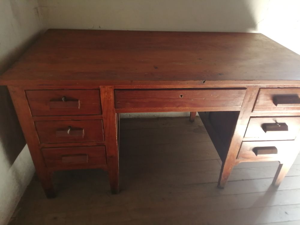 Bureau
Meubles