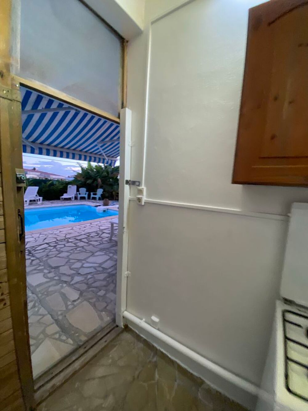 Location Appartement petit studio avec ouverture sur piscine Fort-de-france
