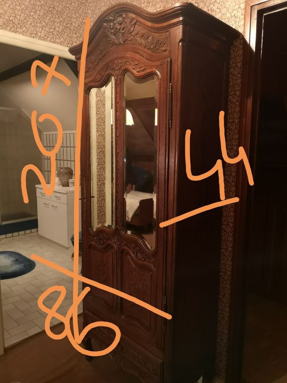 Armoire avec miroir en bois ch&ecirc;ne normande Meubles