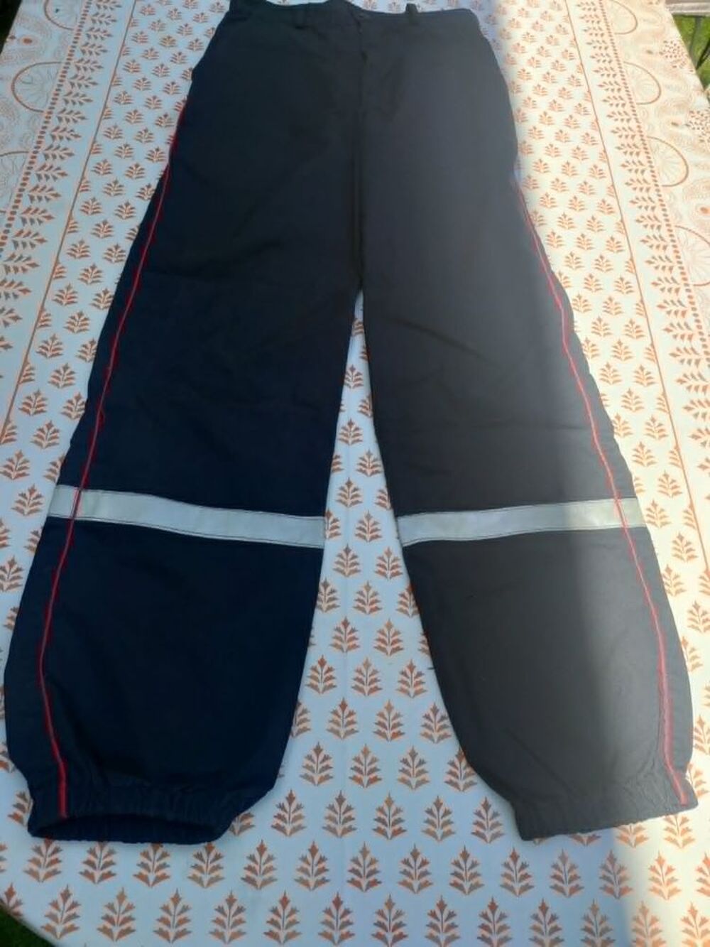 lot de 3 pantalons de pompier (v&eacute;ritables) Vêtements
