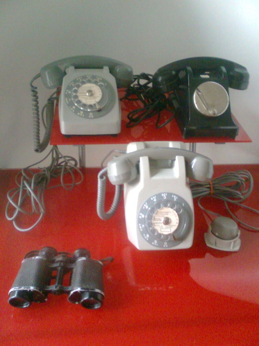 t&eacute;l&eacute;phones anciens - jumelles - Dcoration