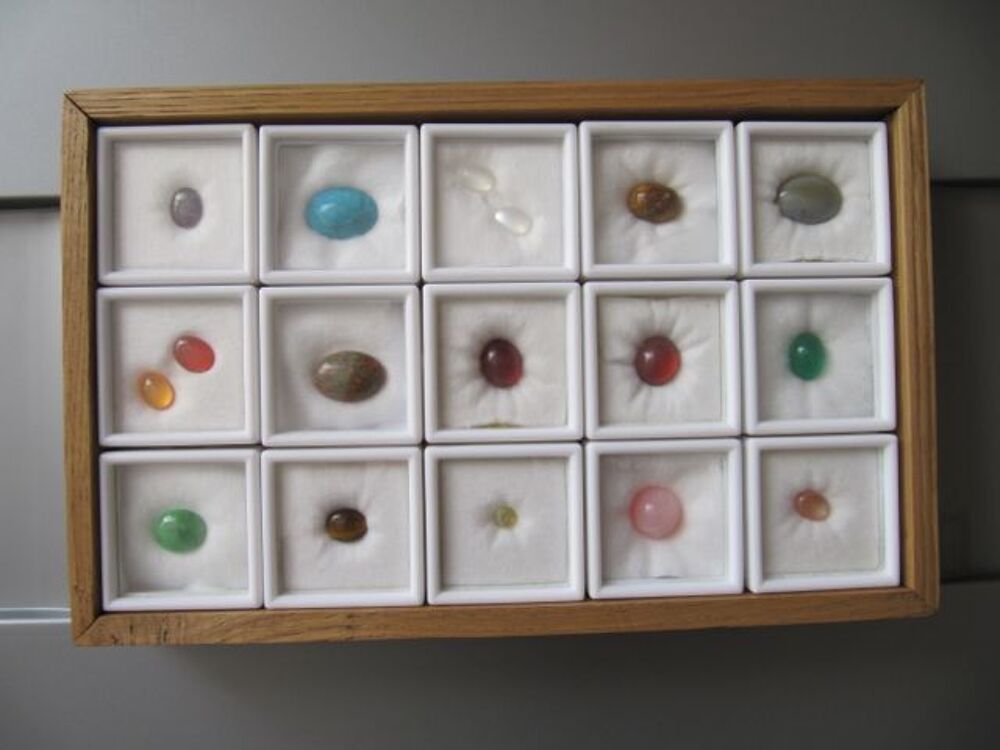 Collection de gemmes taill&eacute;es 