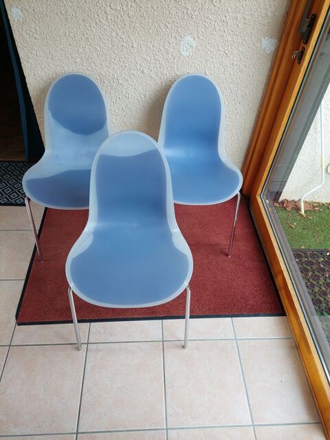 3 chaises de cuisine empilables 30 Nantes (44)