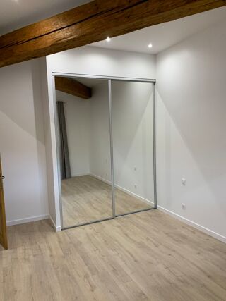 Appartement à louer 4 pièces 107 m²