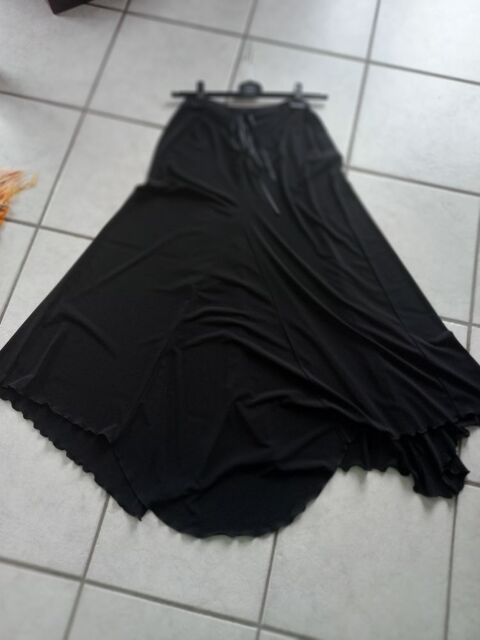 jupe noire taille  4 50 Saint-Étienne (42)