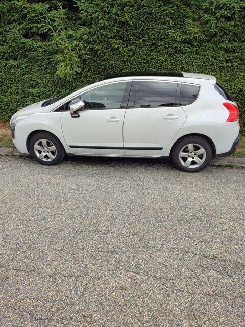Peugeot 3008 2.0 HDi 150ch FAP Business Pack