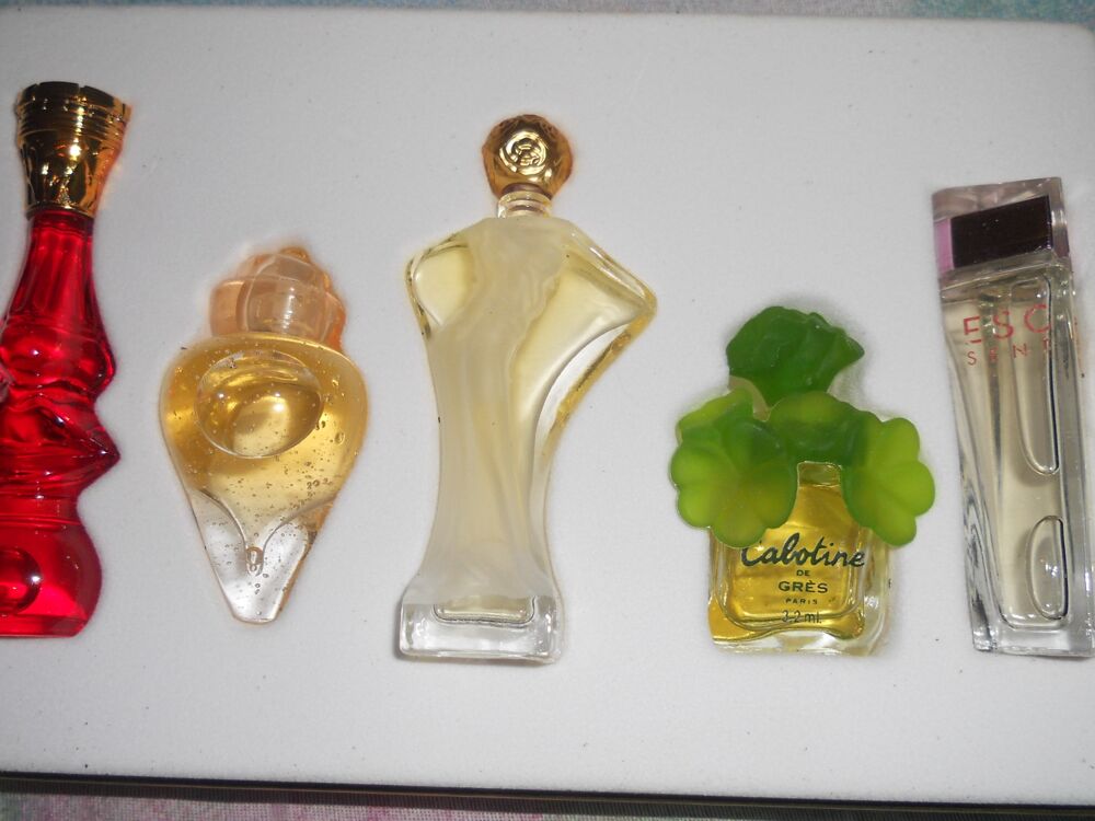 Lot 8 coffrets miniatures parfums &amp; autres... 