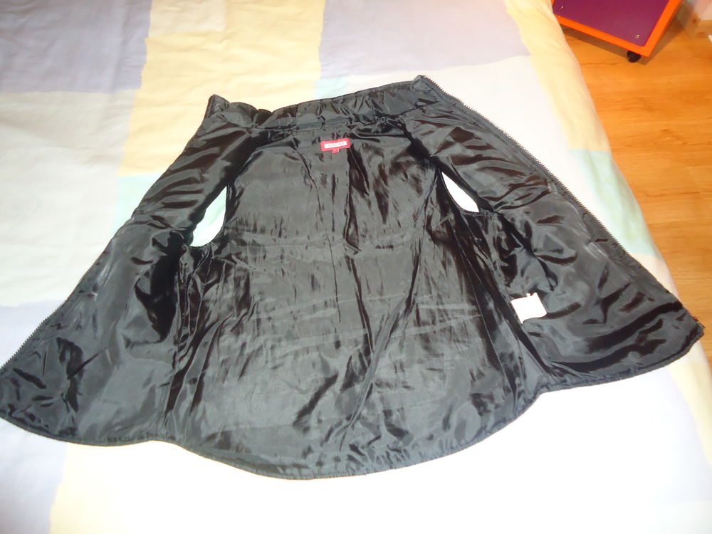 BLOUSON SANS MANCHES Vêtements