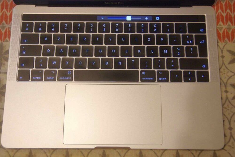 Macbook Pro Touch-bar, 13", 1 To, ann&eacute;e 2017 Matériel informatique