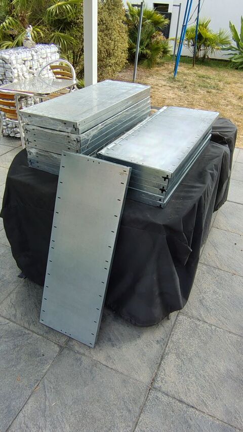 Lot de 23 �tag�res m�tallique d'atelier galvanis�es  90 Nantes (44)