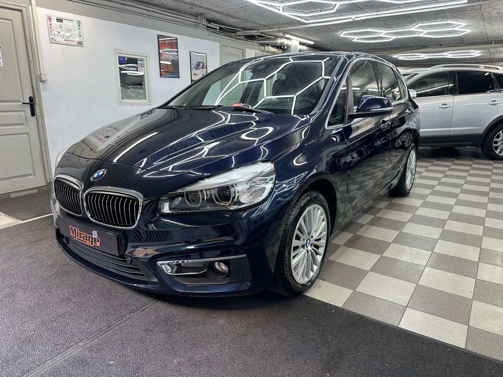Serie 2 Active Tourer 218i 136 ch Luxury A 2015 occasion 06600 Antibes