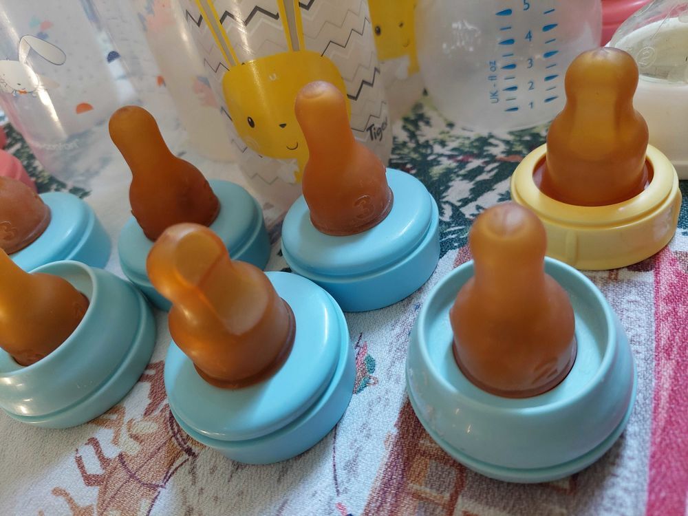 Lot de biberons Pu�riculture