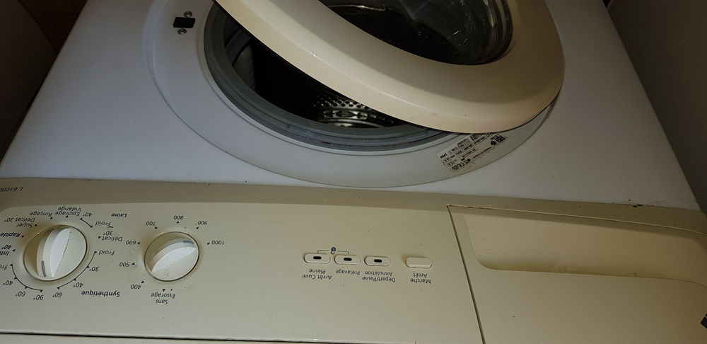 Machine &agrave; laver de marque FAR; 8 Kg. 1600 Trs Electroménager