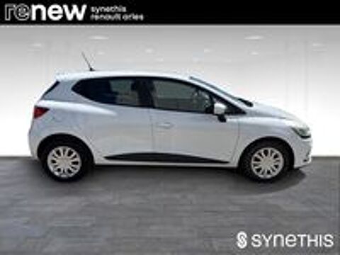 Clio IV CLIO SOCIETE DCI 90 ENERGY ECO2 82G AIR MEDIANAV 2018 occasion 13200 Arles