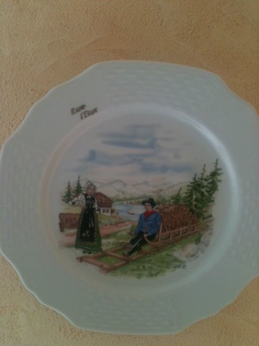 assiette de Raon l'Etape Décoration