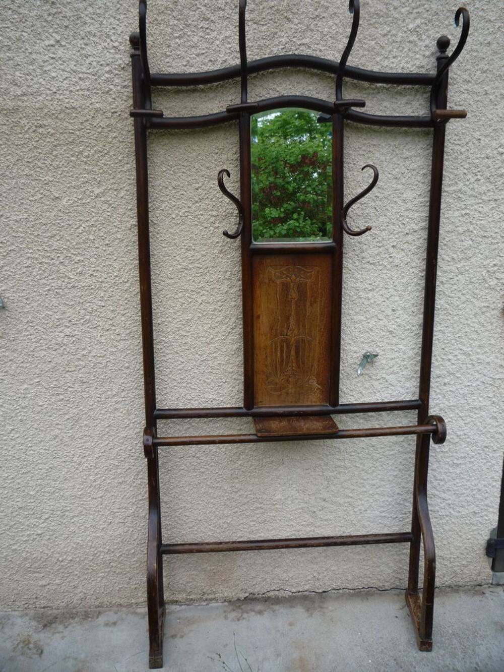 Imposant porte manteau esprit Thonet Meubles