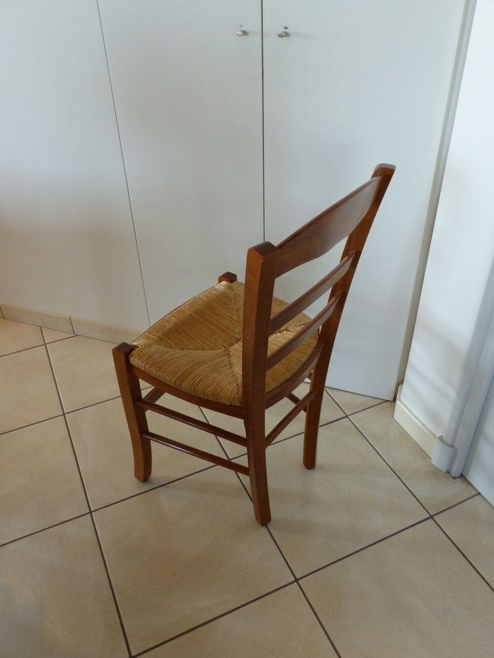 Lot de 10 chaises en h&ecirc;tre massif Meubles