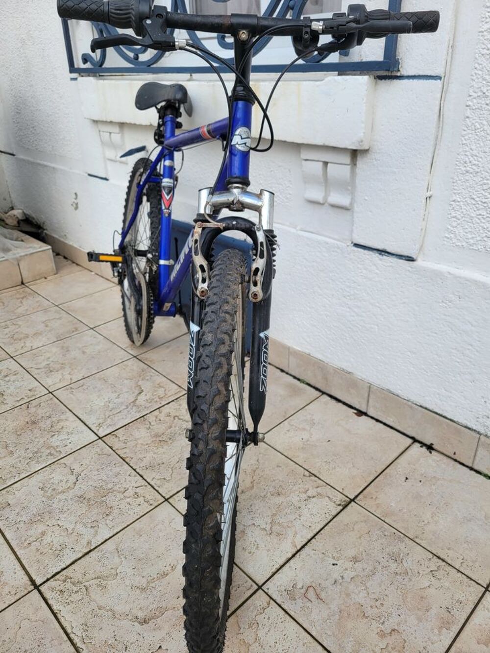 V&eacute;lo marque micmo 26 pouces bleu remis &agrave; neuf Vélos