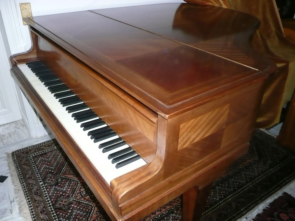 piano quart de queue Pleyel Instruments de musique