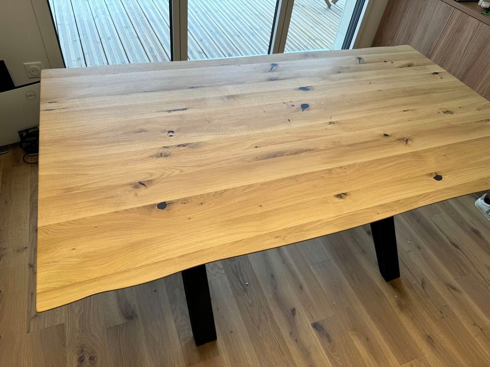 Table &agrave; manger en bois massif - neuf Meubles