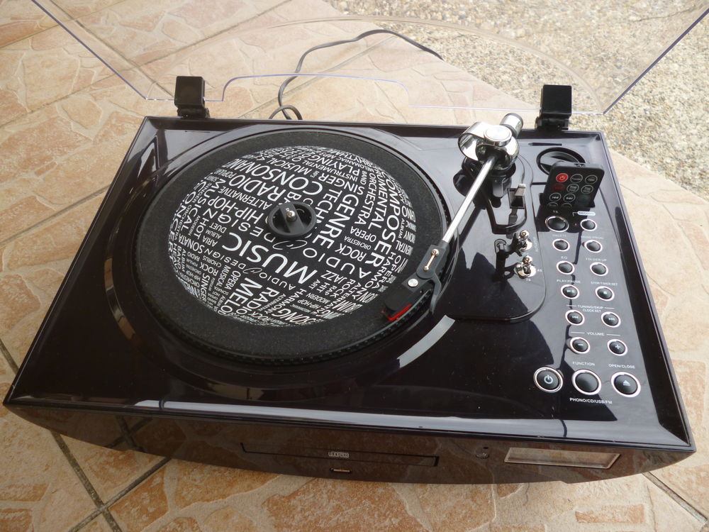 Un tourne disques encodeur CD et vinyles