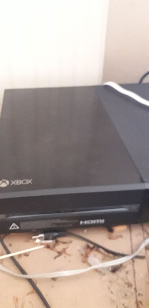 Xbox one tres bonne etat 150 Libourne (33)