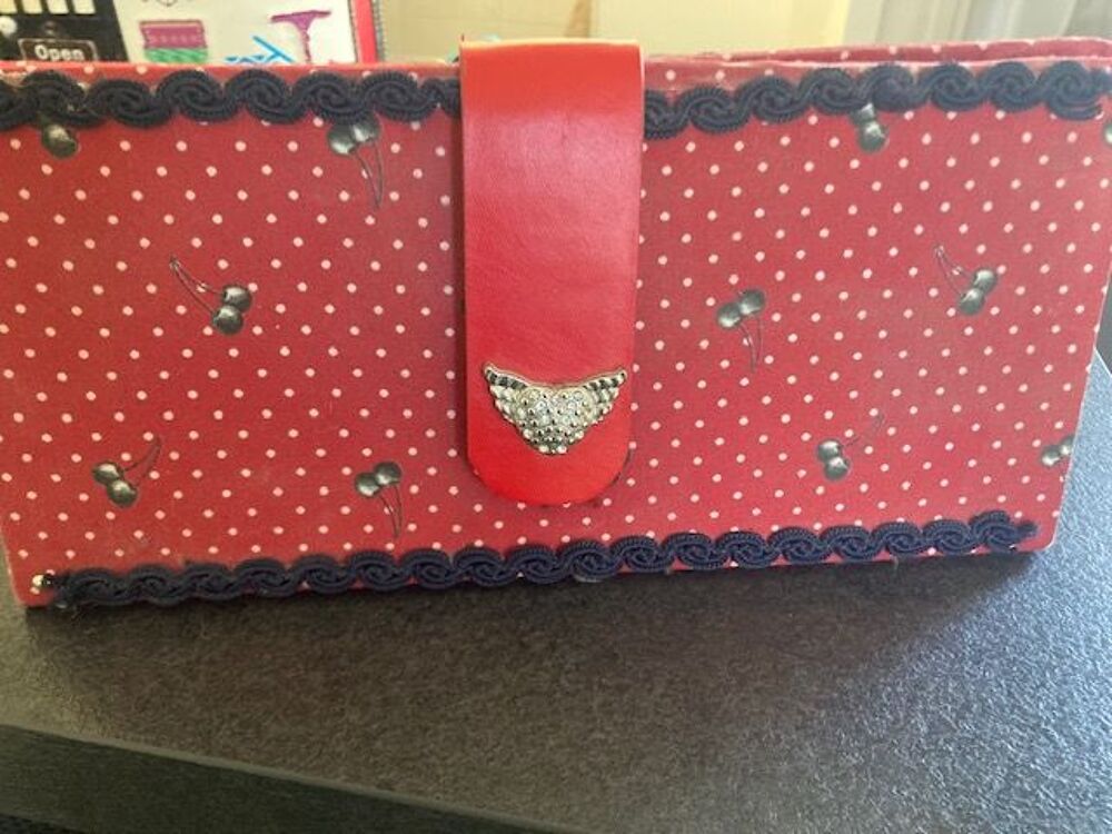 pochette rockabilly neuve Bijoux et montres