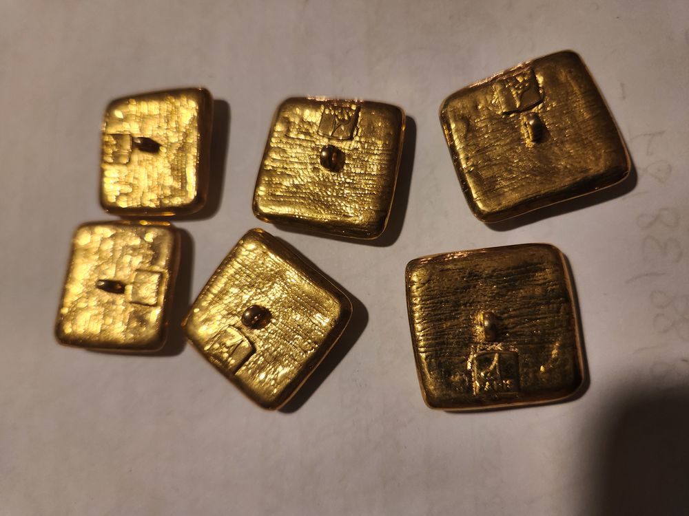Lot de 6 Boutons carr&eacute; dor&eacute; strass crystal Bijoux et montres