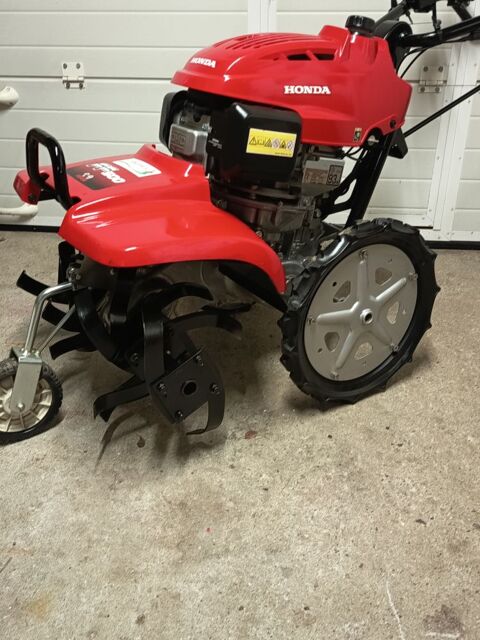 FF500 MOTOCULTEUR HONDA A FRAISES CONTRE-ROTATIVE
2100 Filli�re (74)