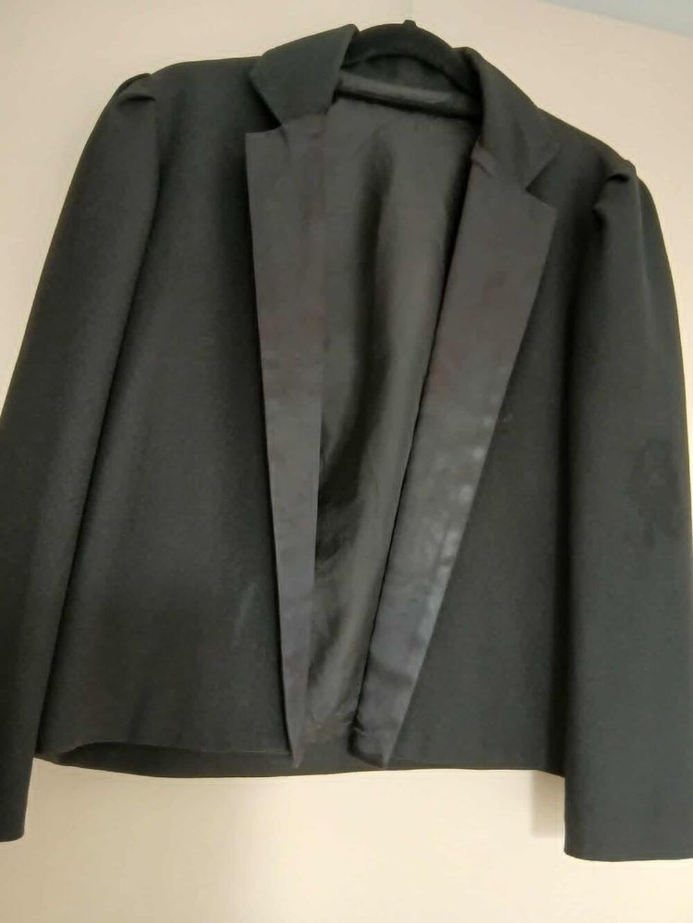  Veste spencer manches longues noire col satin noir N&deg;1420 V�tements