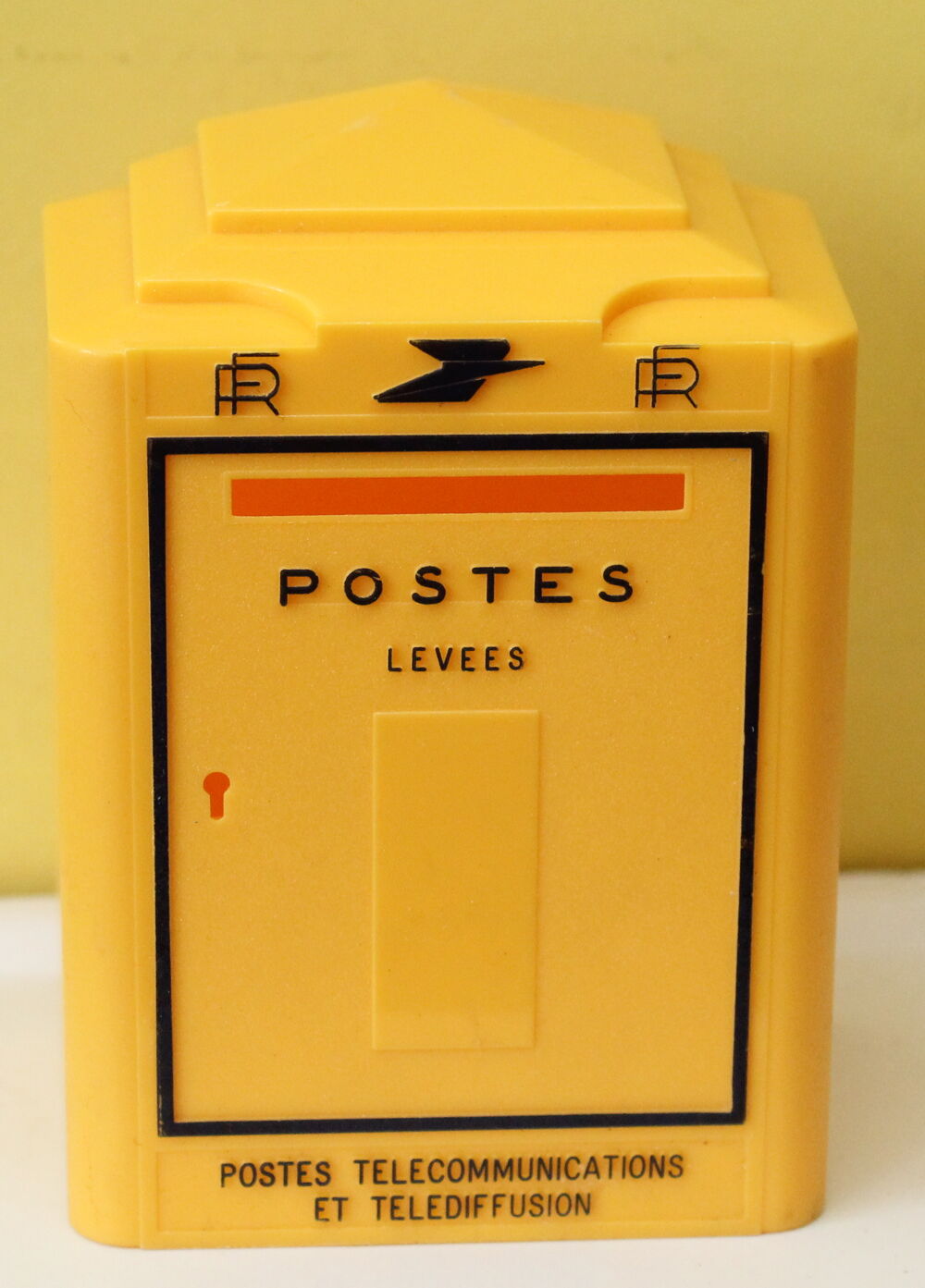 Tirelire plastique Boite &agrave; lettres Poste 